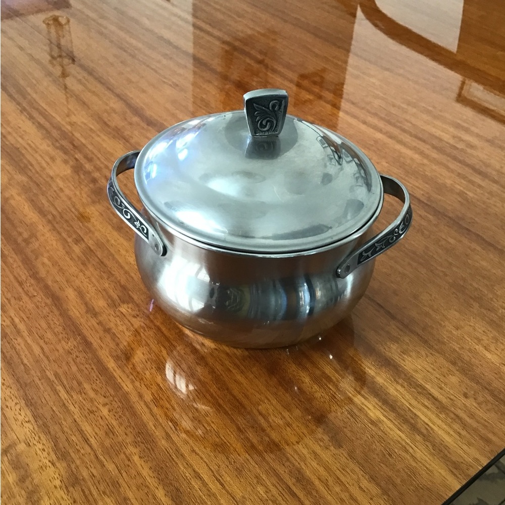 Stainless Steel Pot with Lid - Picture 7 of 7